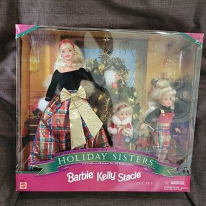 Barbie Holiday Sisters Gift Set with Gold and Plaid